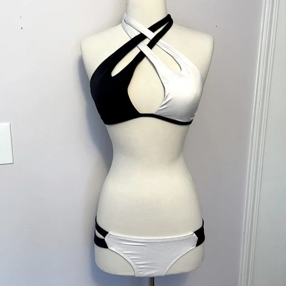 Victoria’s Secret Bikini 👙 - Picture 2 of 7